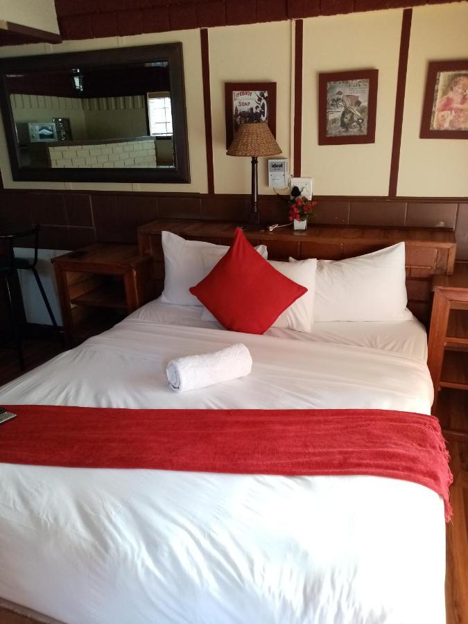 Tudor Lodge Guest House جوهانسبورغ المظهر الخارجي الصورة