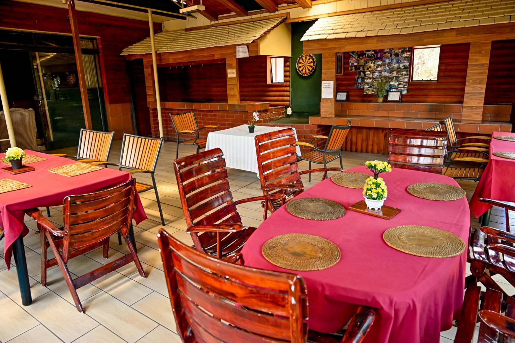 Tudor Lodge Guest House جوهانسبورغ المظهر الخارجي الصورة